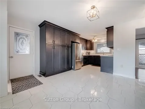 121 Parkland Crescent Kitchener ON N2N 1R5