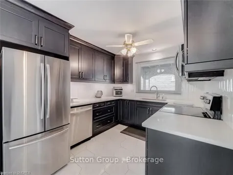 121 Parkland Crescent Kitchener ON N2N 1R5
