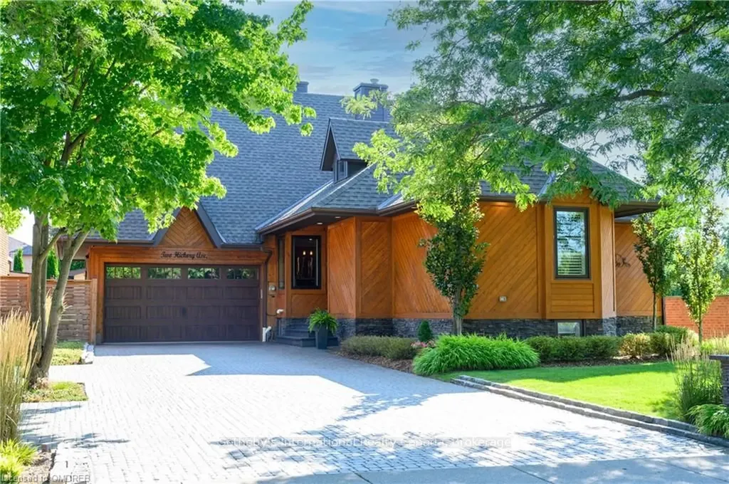 2 Hickory Avenue Hamilton ON L8J 2L3