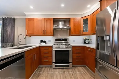 2 Hickory Avenue Hamilton ON L8J 2L3