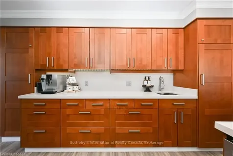 2 Hickory Avenue Hamilton ON L8J 2L3