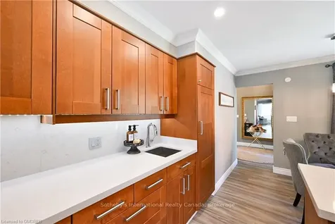 2 Hickory Avenue Hamilton ON L8J 2L3