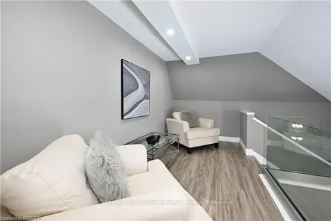 2 Hickory Avenue Hamilton ON L8J 2L3