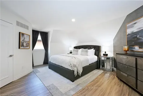 2 Hickory Avenue Hamilton ON L8J 2L3