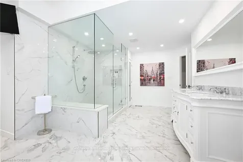 2 Hickory Avenue Hamilton ON L8J 2L3
