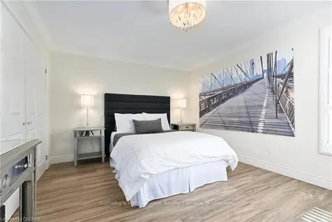 2 Hickory Avenue Hamilton ON L8J 2L3