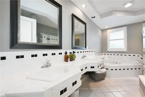 2 Hickory Avenue Hamilton ON L8J 2L3