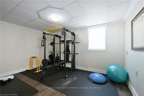 2 Hickory Avenue Hamilton ON L8J 2L3