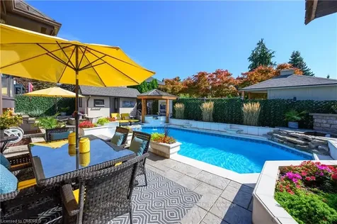 2 Hickory Avenue Hamilton ON L8J 2L3