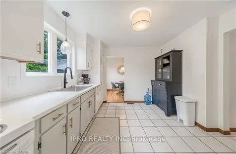 27 Tanglewood Terrace Brantford ON N3R 3R8