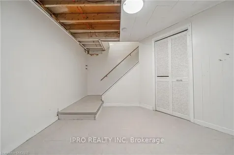 27 Tanglewood Terrace Brantford ON N3R 3R8