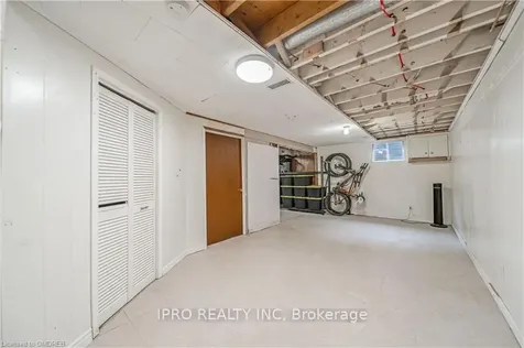 27 Tanglewood Terrace Brantford ON N3R 3R8