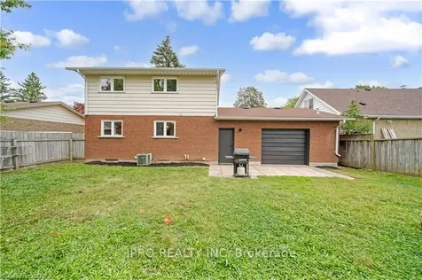 27 Tanglewood Terrace Brantford ON N3R 3R8