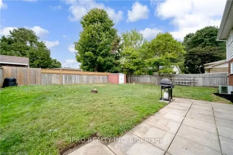 27 Tanglewood Terrace Brantford ON N3R 3R8