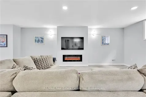46 Rea Drive Centre Wellington ON N1M 0H5