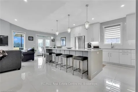 46 Rea Drive Centre Wellington ON N1M 0H5