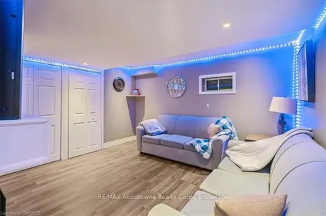 52 Madonna Drive Hamilton ON L9B 0G9