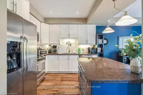 52 Madonna Drive Hamilton ON L9B 0G9