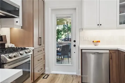 256 Holton Avenue S Hamilton ON L8M 2L9
