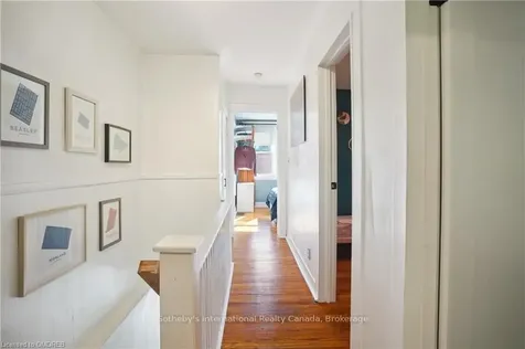 256 Holton Avenue S Hamilton ON L8M 2L9