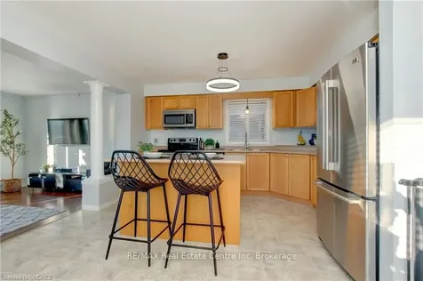 3 Small Court Cambridge ON N1R 8M3