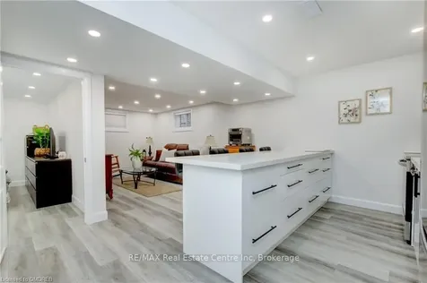 3 Small Court Cambridge ON N1R 8M3