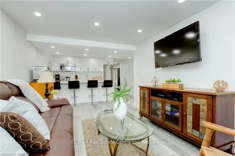 3 Small Court Cambridge ON N1R 8M3