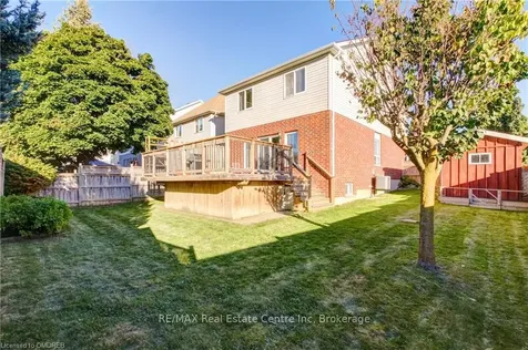 3 Small Court Cambridge ON N1R 8M3