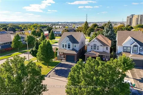 3 Small Court Cambridge ON N1R 8M3