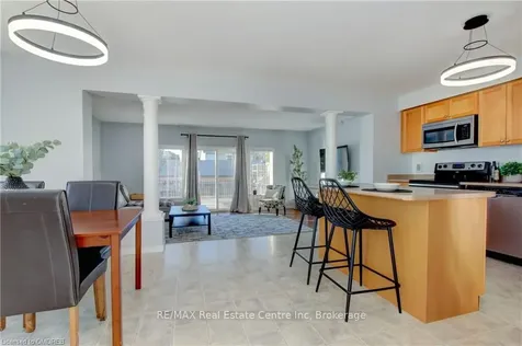 3 Small Court Cambridge ON N1R 8M3