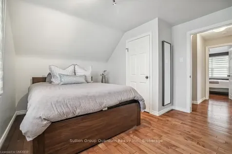 68 Wyngate Avenue Hamilton ON L8G 1T6