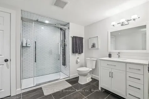 68 Wyngate Avenue Hamilton ON L8G 1T6