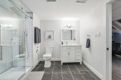 68 Wyngate Avenue Hamilton ON L8G 1T6