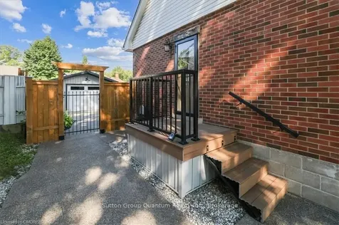 68 Wyngate Avenue Hamilton ON L8G 1T6