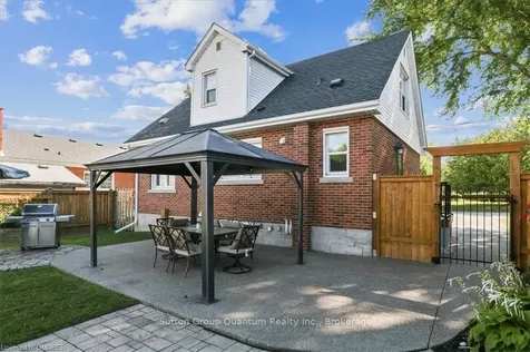 68 Wyngate Avenue Hamilton ON L8G 1T6