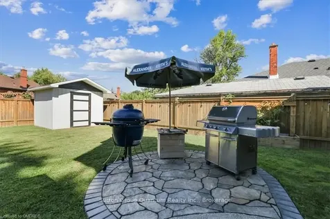 68 Wyngate Avenue Hamilton ON L8G 1T6