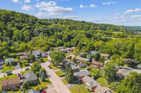68 Wyngate Avenue Hamilton ON L8G 1T6