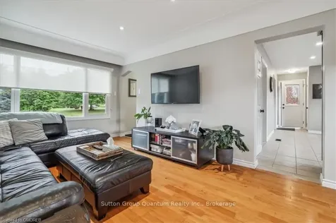 68 Wyngate Avenue Hamilton ON L8G 1T6