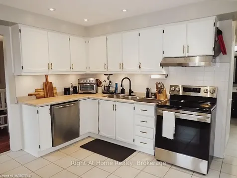 17 Oceanic Drive Hamilton ON L8E 4H3