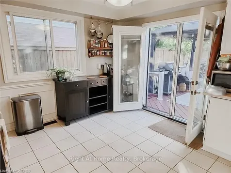 17 Oceanic Drive Hamilton ON L8E 4H3