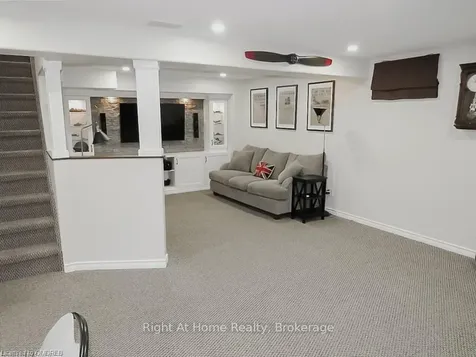 17 Oceanic Drive Hamilton ON L8E 4H3