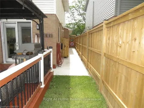 17 Oceanic Drive Hamilton ON L8E 4H3