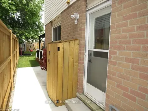 17 Oceanic Drive Hamilton ON L8E 4H3