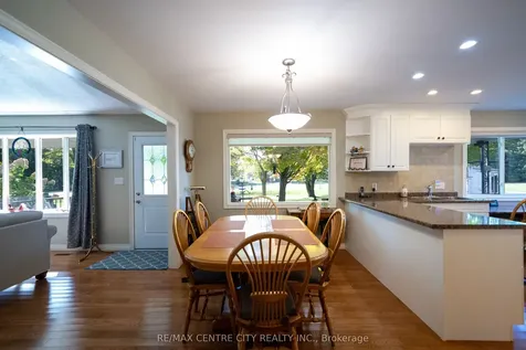 7907 Walkers Drive Strathroy-caradoc ON N7G 3H4