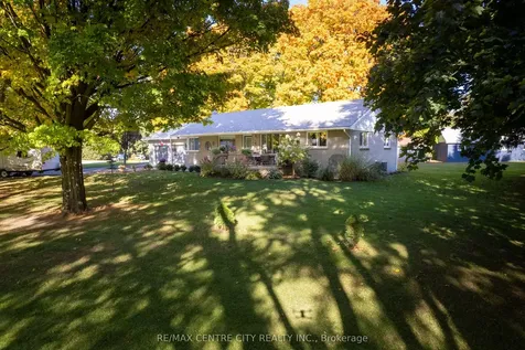 7907 Walkers Drive Strathroy-caradoc ON N7G 3H4