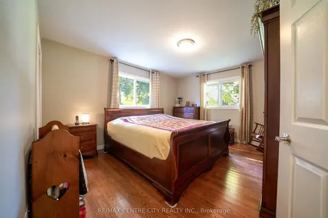 7907 Walkers Drive Strathroy-caradoc ON N7G 3H4