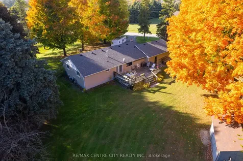 7907 Walkers Drive Strathroy-caradoc ON N7G 3H4