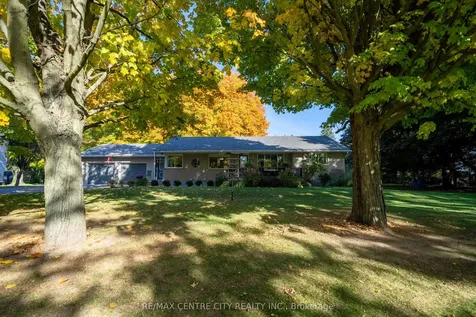 7907 Walkers Drive Strathroy-caradoc ON N7G 3H4