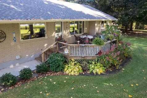 7907 Walkers Drive Strathroy-caradoc ON N7G 3H4