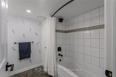 6 Lillian Street E Brant ON N0E 1N0